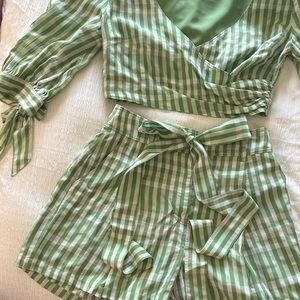 Cinq a Sept Green Checkered Women's shorts and matching blouse